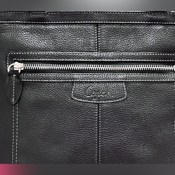 Coach Soft Black Leather Shoulder Bag - Picture 3 of 16